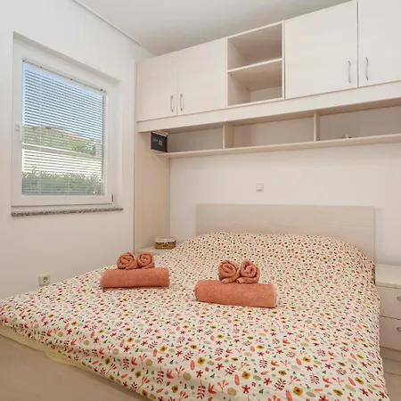 3 Bedroom Awesome In Apartment