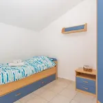 Apartamento 3 Bedroom Cozy In Dobrinj