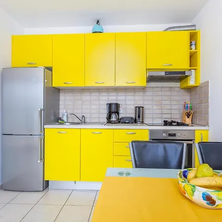 3 Bedroom Awesome In Dobrinj