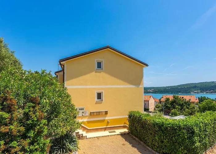 3 Bedroom Cozy In 公寓 Dobrinj