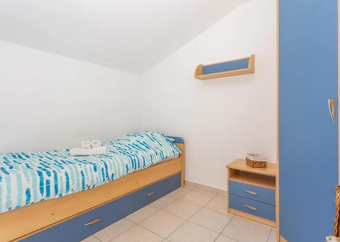 公寓 3 Bedroom Cozy In Dobrinj