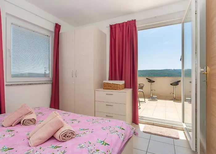 公寓 3 Bedroom Cozy In *