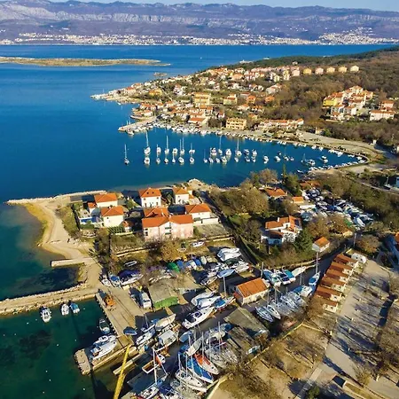 아파트 3 Bedroom Cozy In Dobrinj